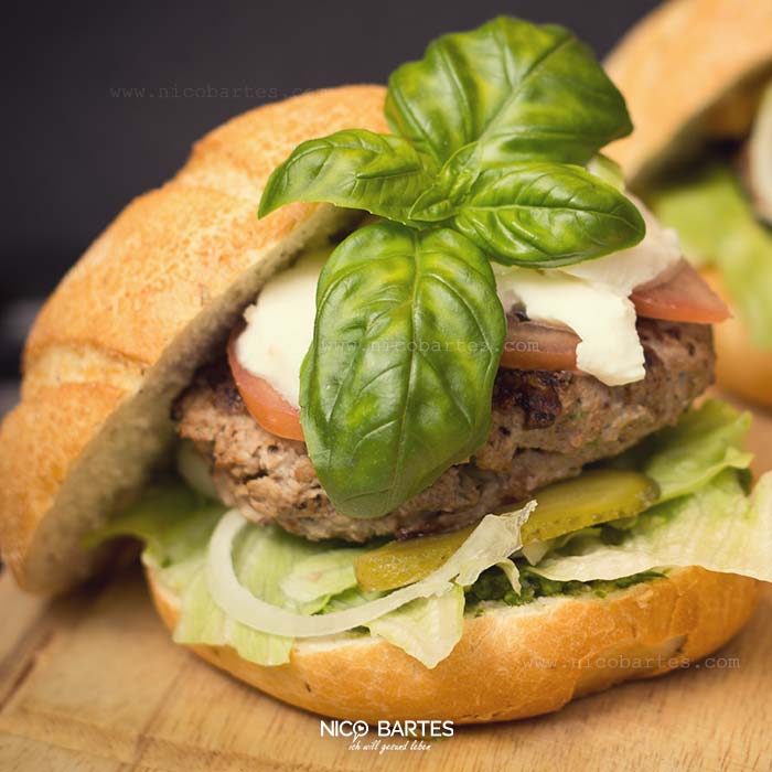 Burger mit Zucchini Patty
