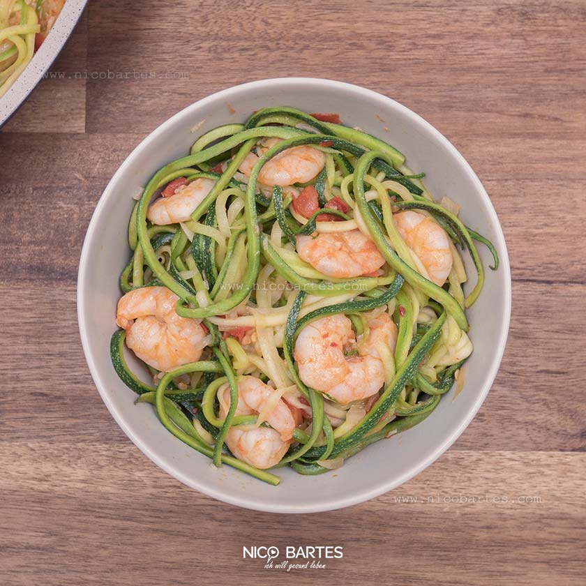 Low Carb Zucchini Spaghetti Mit Garnelen Nico Bartes Schnell Abnehmen Durch Gesunde Low Carb Ernahrung